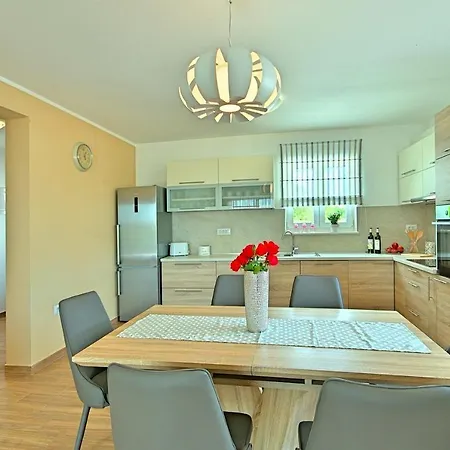 Ferienhaus Muskovic Muntrilj
