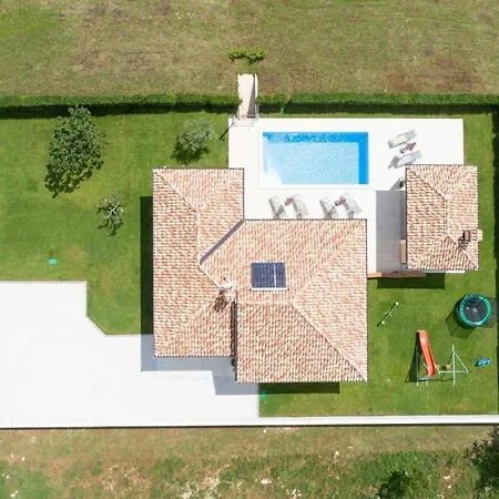 Muskovic Ferienhaus *